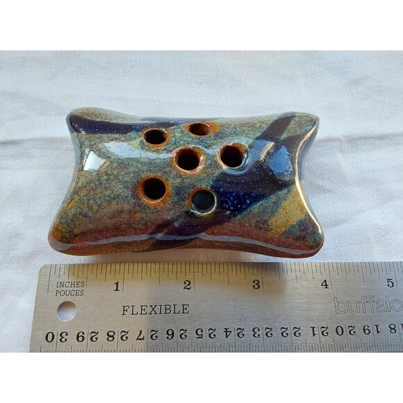 Studio pottery flower frog small cushion shape for short delicate flowers - Picture 4 of 5